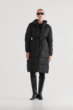 ELKA COLLECTIVE - Ava Down Jacket (Black)