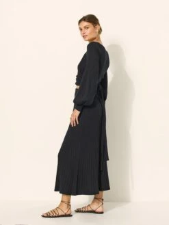 KIVARI - Asher Knit Wrap Top (Black) 6 KIVARI - Asher Knit Wrap Top (Black) -Faithfull The Brand || Carver™ || One Teaspoon Shop elysian collective kivari asha knit wrap top black 2