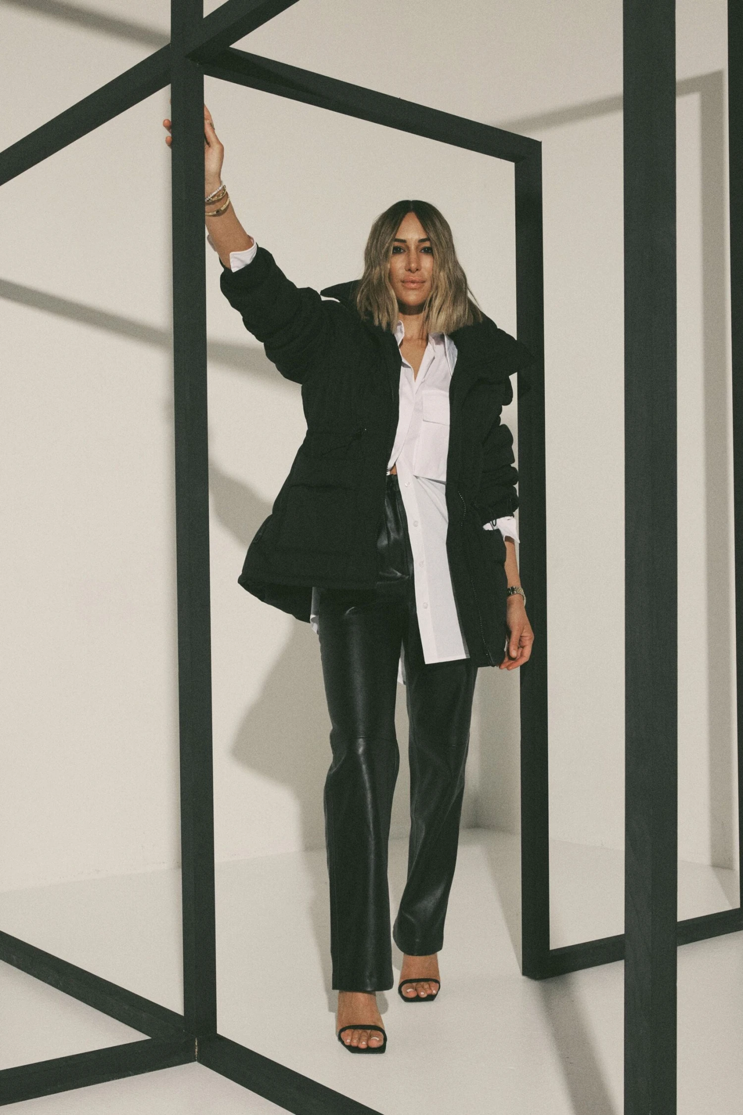 MOSSMAN - The Metro Puffer Jacket (Black) 4 MOSSMAN - The Metro Puffer Jacket (Black) - Image 4