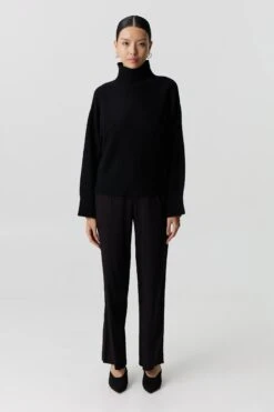 THIRD FORM -Boucle Knit Turtleneck (Black)