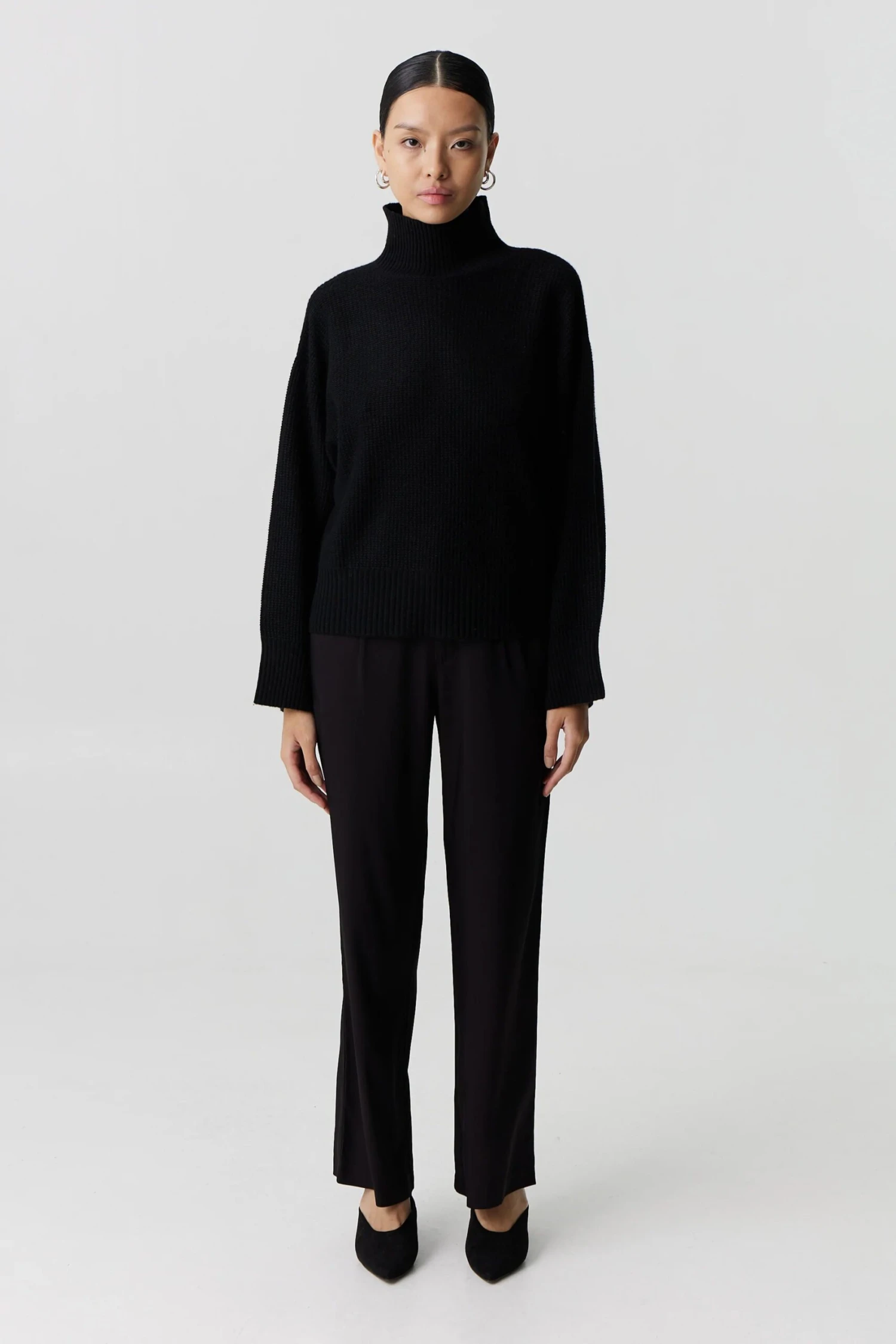 THIRD FORM -Boucle Knit Turtleneck (Black) 1 THIRD FORM -Boucle Knit Turtleneck (Black)