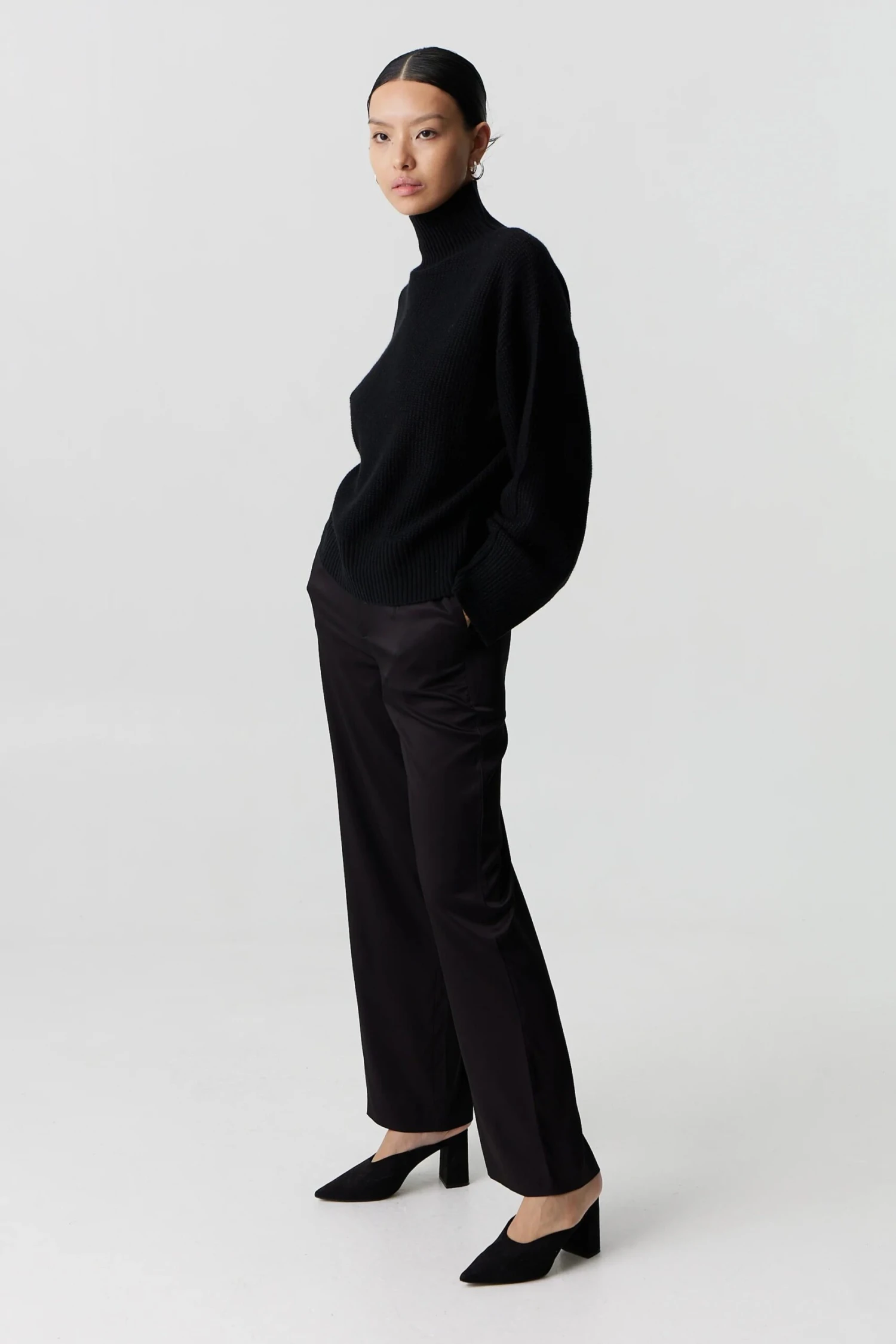 THIRD FORM -Boucle Knit Turtleneck (Black) 4 THIRD FORM -Boucle Knit Turtleneck (Black) - Image 4