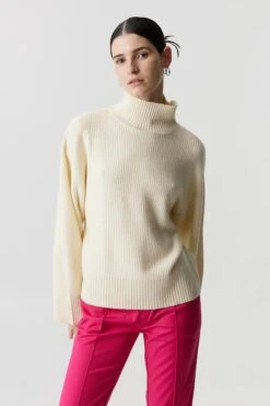 THIRD FORM - Boucle Turtleneck Knit (Cream)