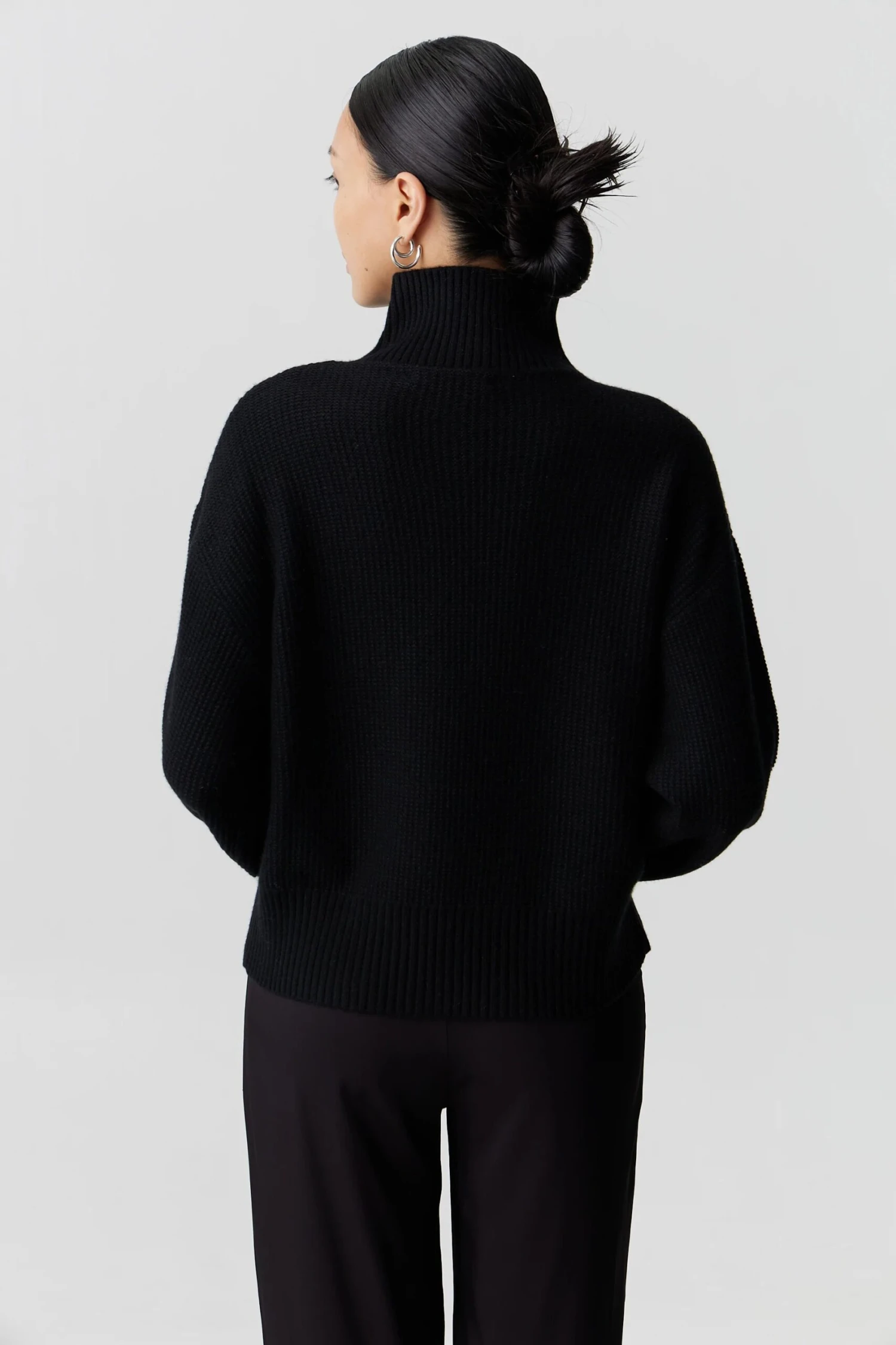 THIRD FORM -Boucle Knit Turtleneck (Black) 2 THIRD FORM -Boucle Knit Turtleneck (Black) - Image 2